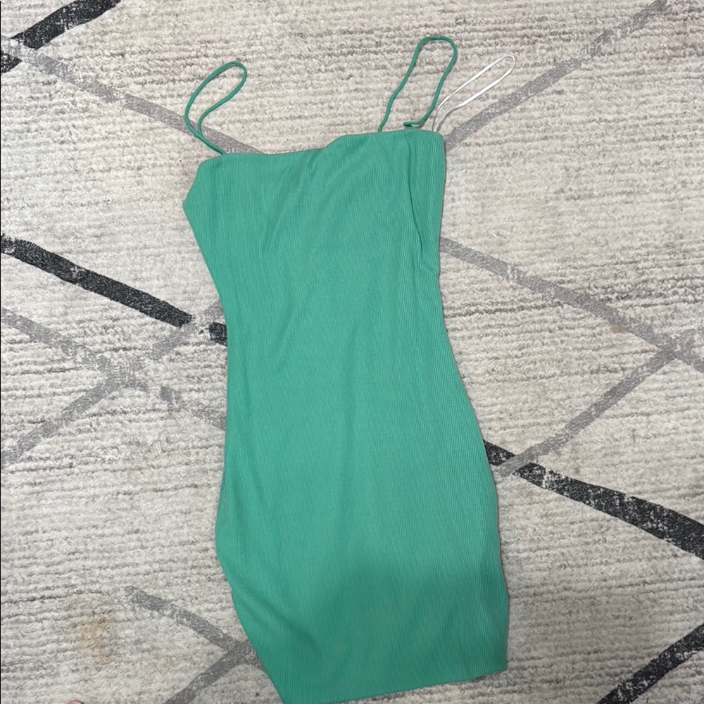 Elegant Green Spaghetti Strap Dress